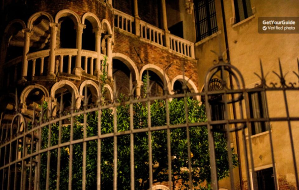 Venice: Private Murders & Mysteries Tour - Secret courtyards and architectural gems you’ll never spot alone