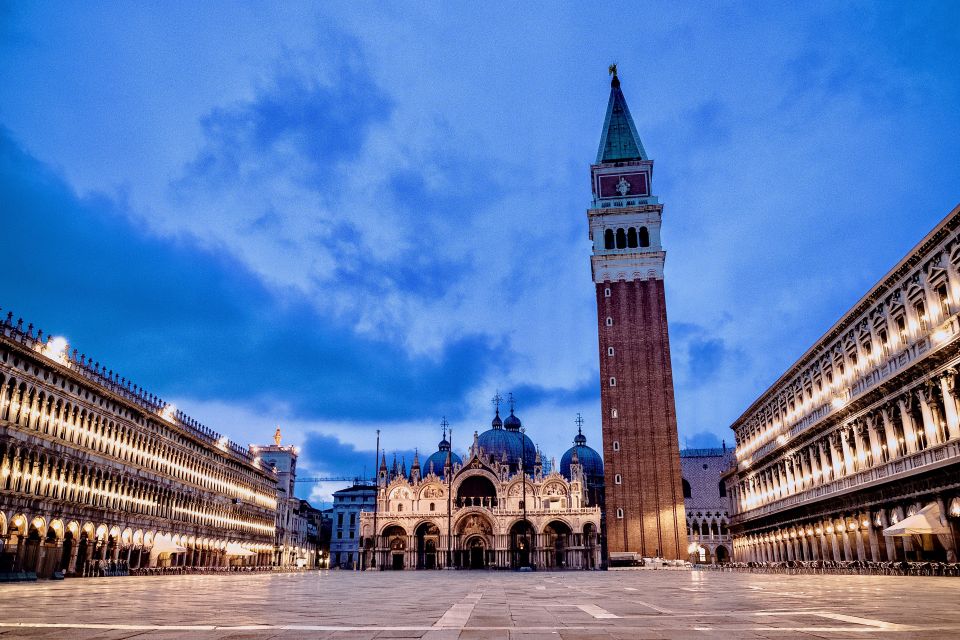 Venice: Private Murders & Mysteries Tour - La Fenice and the mystery of the last fire