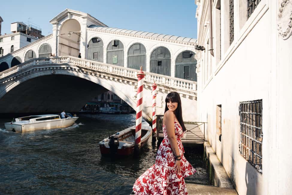 Venice: Private Professional Photoshoot - Rialto Bridge - Starting point near Coop: your logistics shortcut
