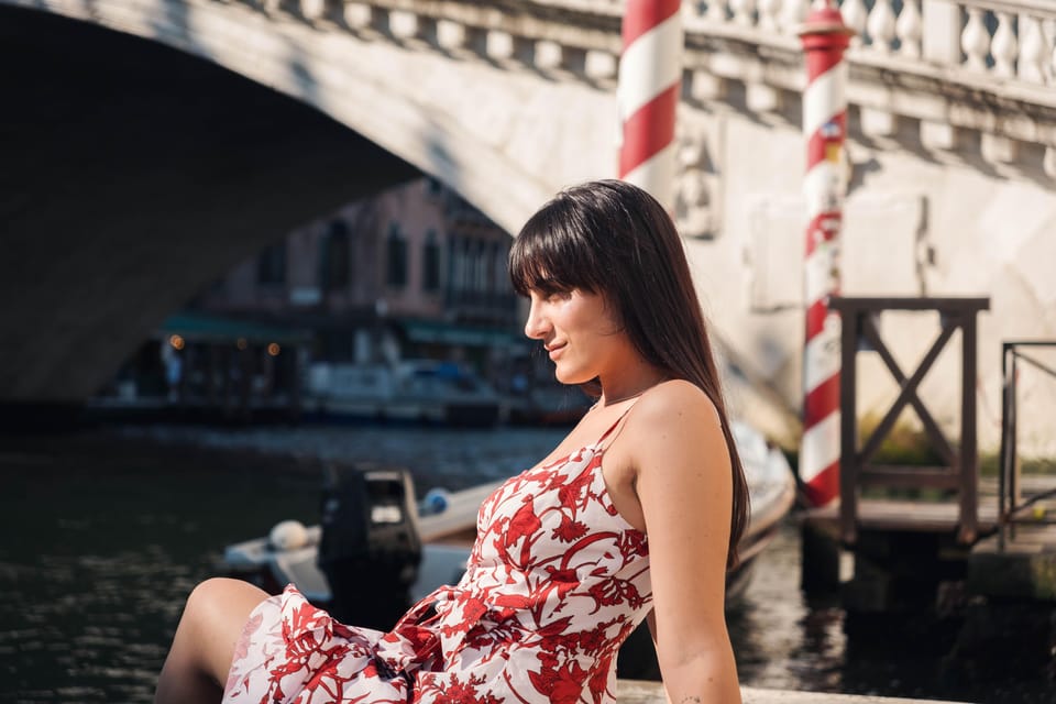 Venice: Private Professional Photoshoot - Rialto Bridge - Rialto Bridge photo stop: the shot everyone wants