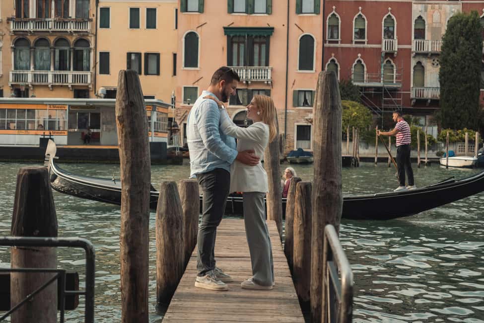 Venice: Private Professional Photoshoot - Rialto Bridge - Grand Canal scenes: reflections, scale, and classic Venice
