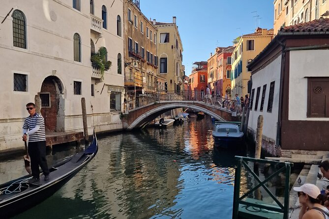 Venice Private Walking Tour - Bridge of Sighs: the story between prison and interrogation