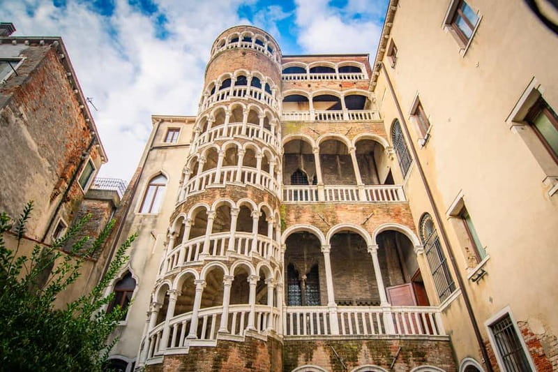 Venice: Private Walking Tour with Optional Gondola Ride - What you learn from this tour (and why it changes the city)