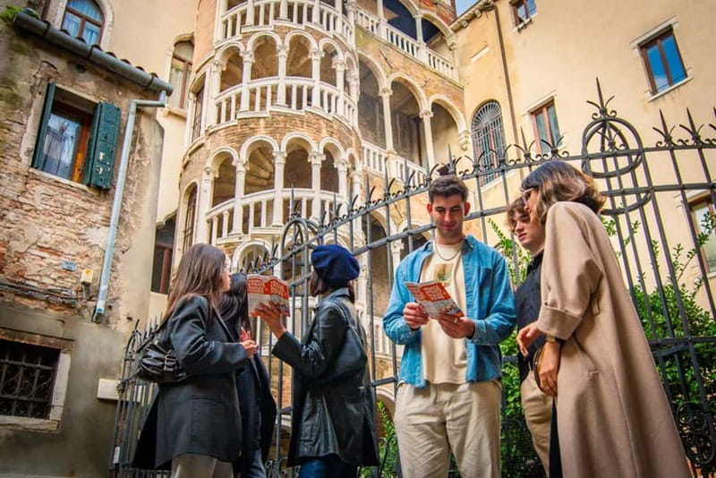 Venice: Private Walking Tour with Optional Gondola Ride - Palazzo Contarini del Bovolo: the staircase you find by looking sideways