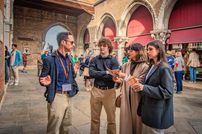 Venice: Private Walking Tour with Optional Gondola Ride - Rialto Bridge: the view and the meaning
