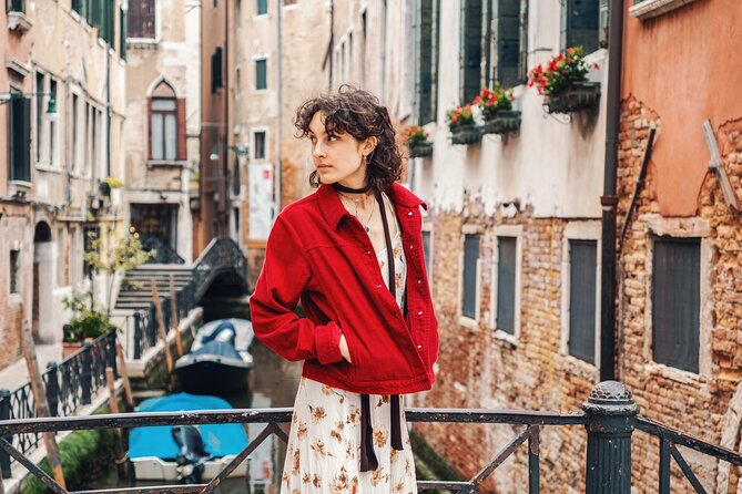 Venice Professional Photoshoot (up to 6 people included) - Photos within 72 hours: getting to your favorites fast