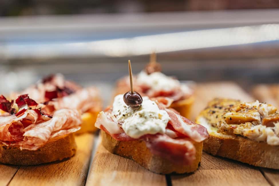 Venice: Rialto Market Food and Wine Lunchtime Tour - Wine and Tastings: Pairings That Teach You What Goes With What