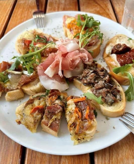 Venice: Rialto Market Street Food Tour - Mercato di Rialto: market sights paired with food you can follow