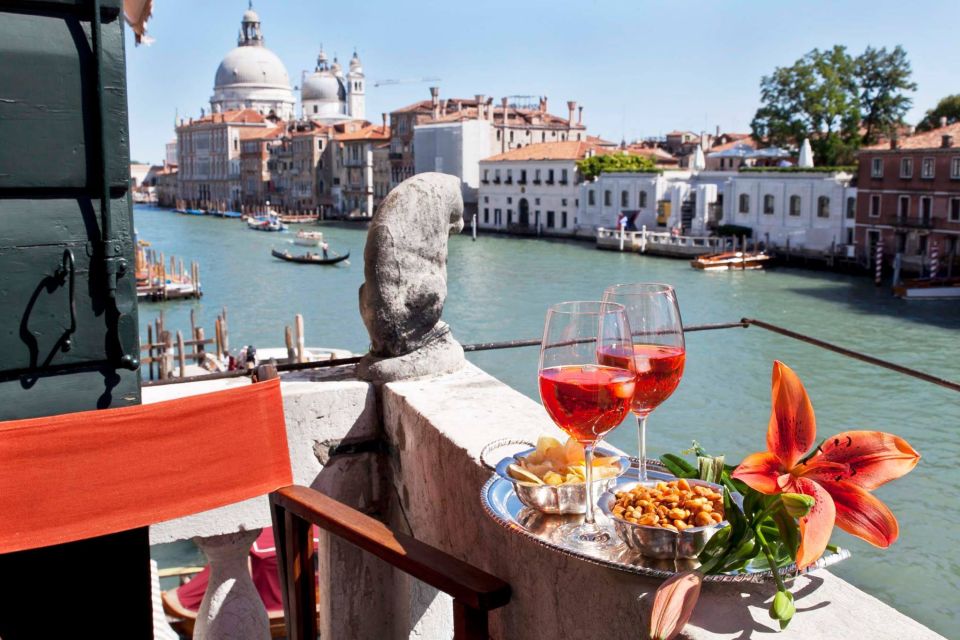 Venice: Romantic Palace Dinner and Private Gondola Ride - Getting to Giglio Gondola Station Near Hotel Gritti