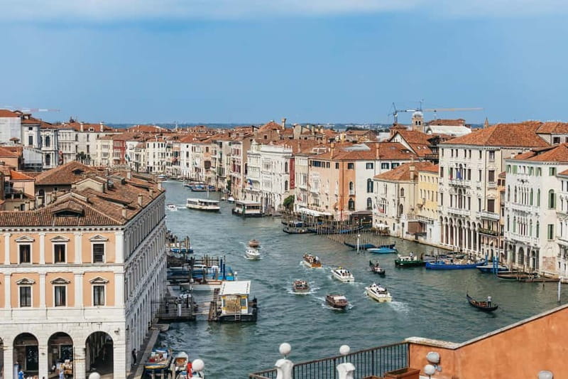 Venice: Rooftop Terraces Tour with Prosecco - The Walk Between Terraces: Quiet Corners, Real Venice Pace