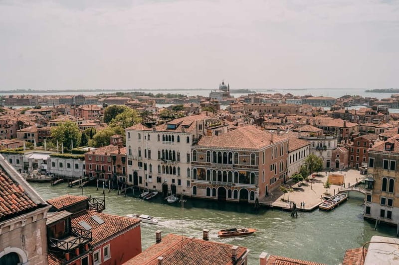 Venice: Rooftop Terraces Tour with Prosecco - Stop 2: A Second Private Terrace for Different Photo Angles