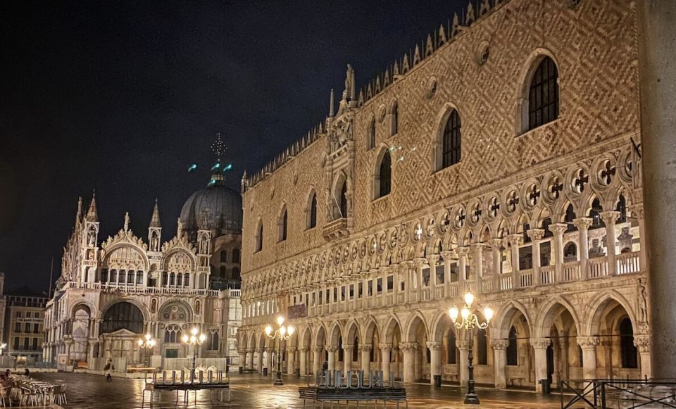 Venice: Saint Mark's Basilica Private Tour at Night - Golden mosaics and domes: what to look for once the lights turn on