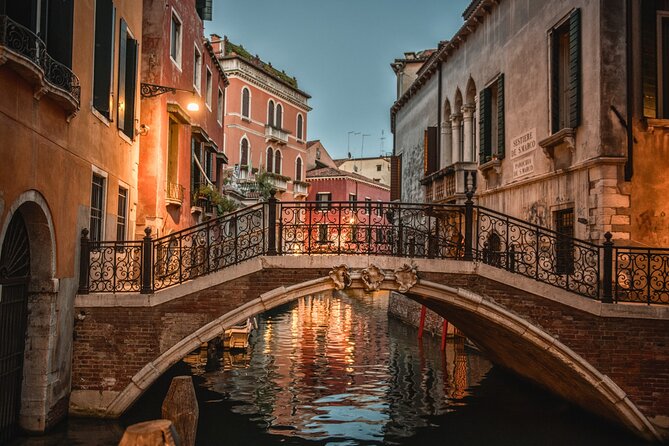 Venice Scavenger Hunt and Highlights Self Guided Audio Tour - Venice in puzzle form with GPS audio and real landmark time