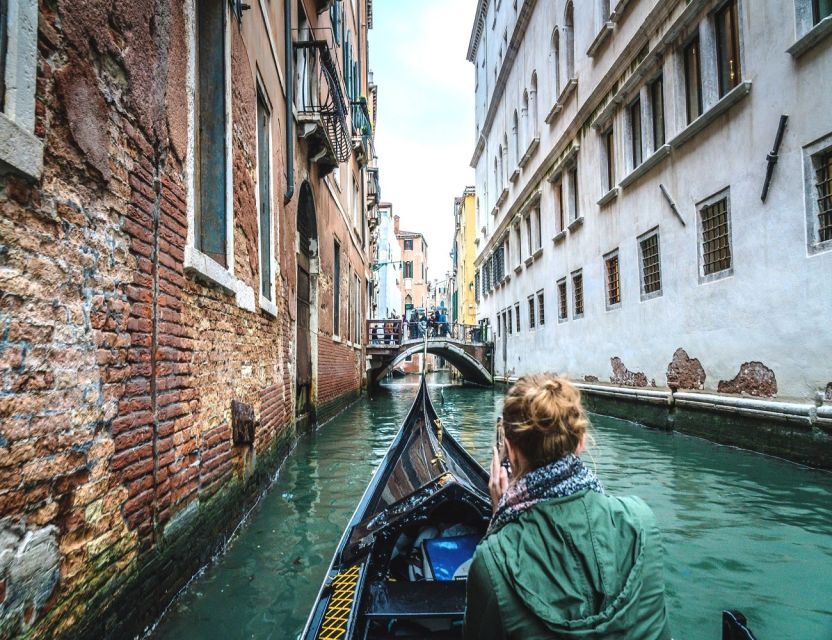 Venice: Shared Gondola Ride - The no-commentary gondola: how to get value without a script