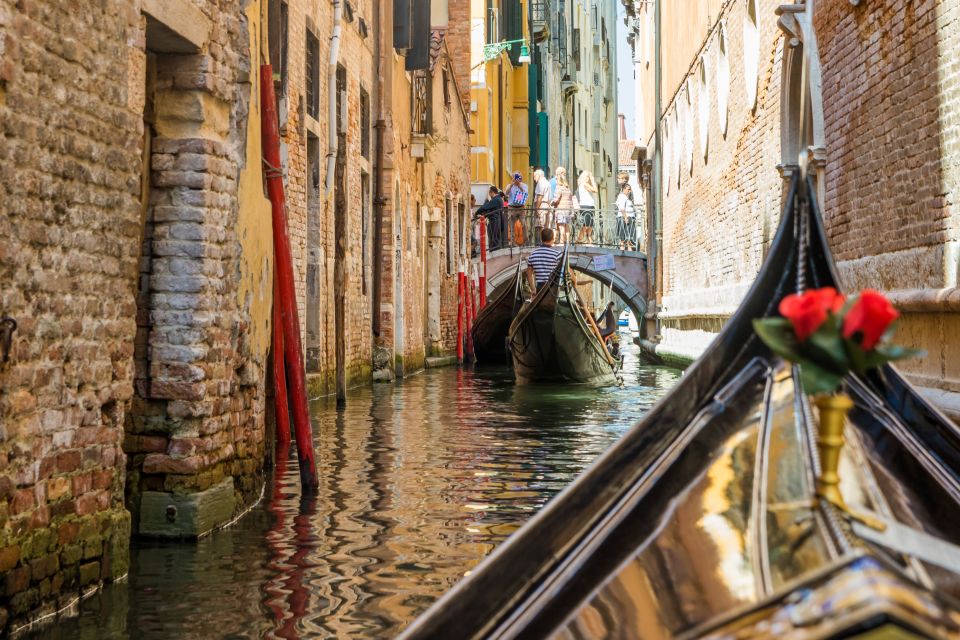 Venice: Shared Gondola Ride Across the Grand Canal - Rialto Bridge and Teatro La Fenice: big names, short passes