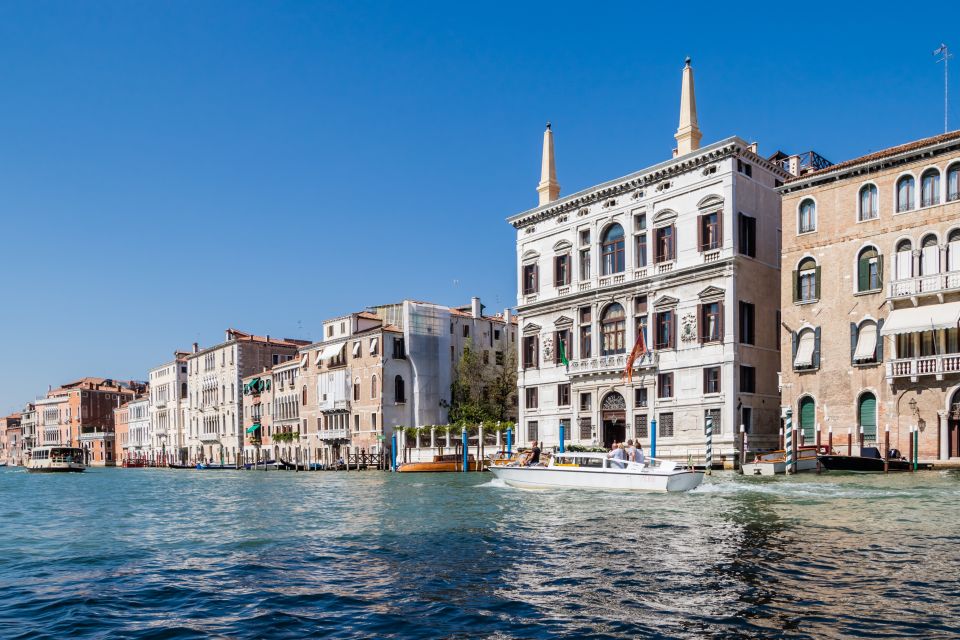 Venice: Shared Gondola Ride Across the Grand Canal - Price and value: what $46 buys you in Venice reality