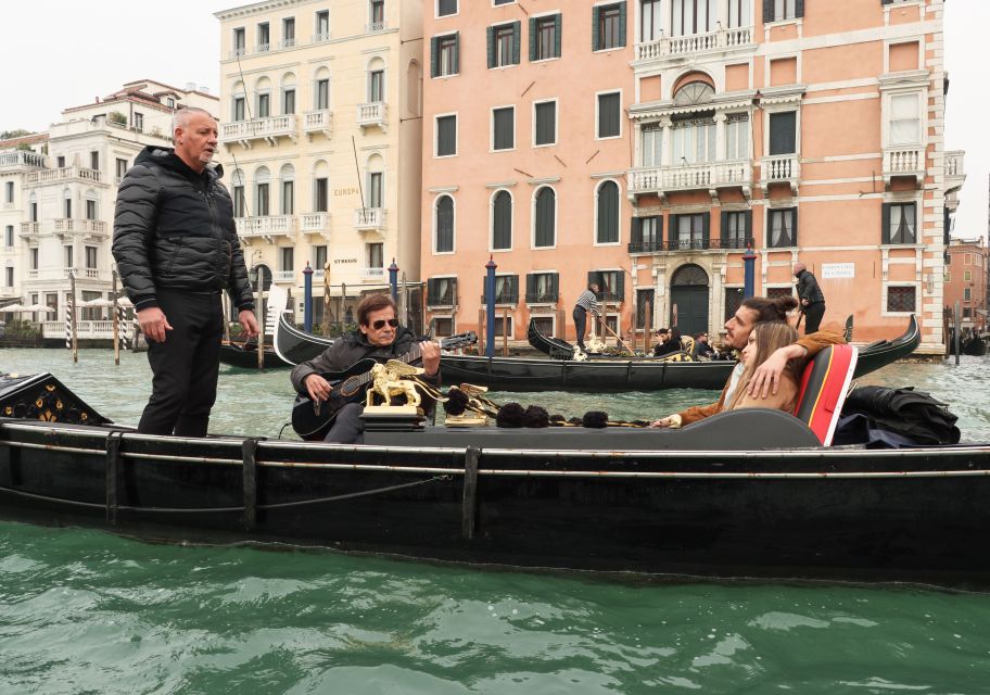 Venice: Shared Gondola Ride and Serenade - Where You Board at Santa Maria del Giglio (End of Campiello Traghetto)