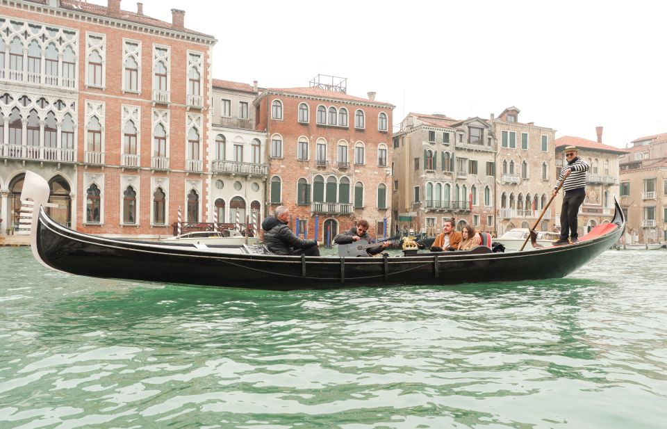 Venice: Shared Gondola Ride and Serenade - The Serenade: Singer Plus Instrument, and Why Location Matters