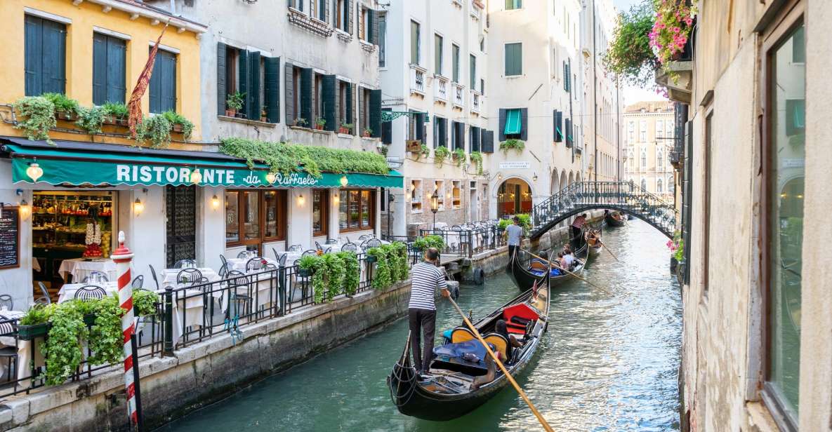 Venice: Shared Gondola Ride through the Lagoon City - Key points to know before you go