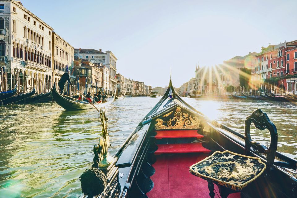 Venice: Shared Gondola Ride through the Lagoon City - What the shared gondola ride is really like