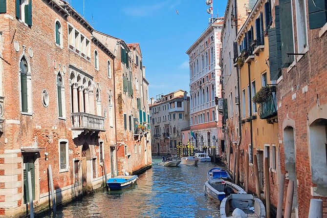 Venice Sightseeing Small Group Walking Tour with a Local Guide - Stop 5: San Zanipolo (Basilica dei Santi Giovanni e Paolo) and doge power made visible