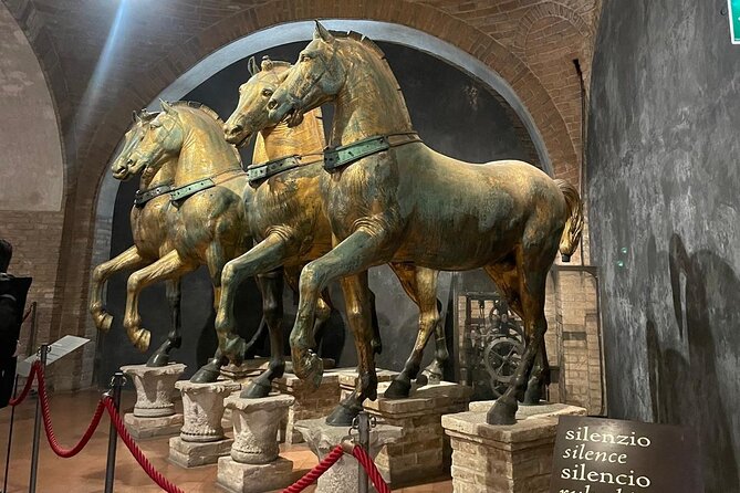 Venice Skip the line of San Mark Basilica and Doge's Palace Tour - Meeting at Piazza San Marco: your easiest starting point
