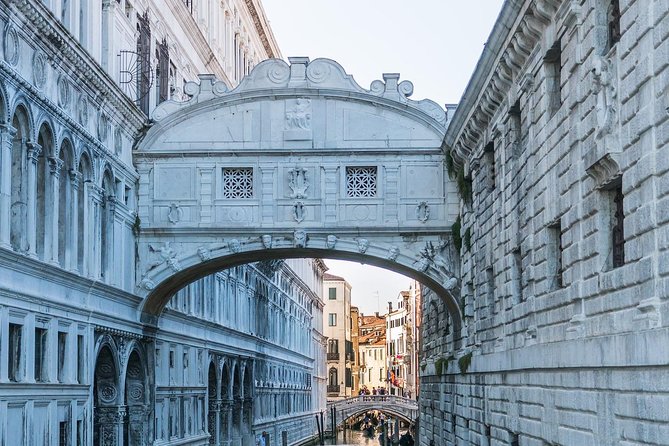 Venice Skip the line of San Mark Basilica and Doge's Palace Tour - The role of your guide: making the buildings make sense