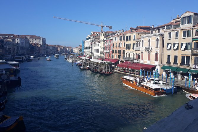 Venice Small Group Tour With Local Guide - Food tasting or gondola ride: why “every tour is different” can be a plus