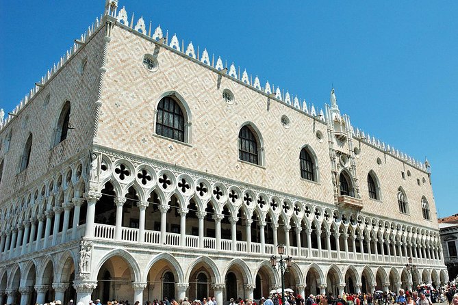 Venice Small Group Walking Tour of Most-Famous Sites &Attractions - Getting Started in Dorsoduro: Campiello dei Squelini Meet-Up