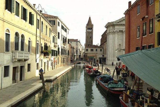 Venice Small Group Walking Tour with St. Mark's Basilica Terrace - Ponte di Rialto: how to enjoy the views without being swallowed by the crowd