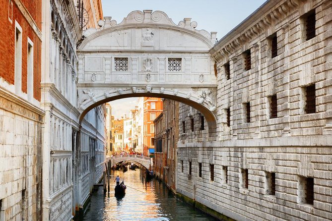 Venice Small Group Walking Tour with St. Mark's Basilica Terrace - Pacing, group size, and what “small group” really means in Venice