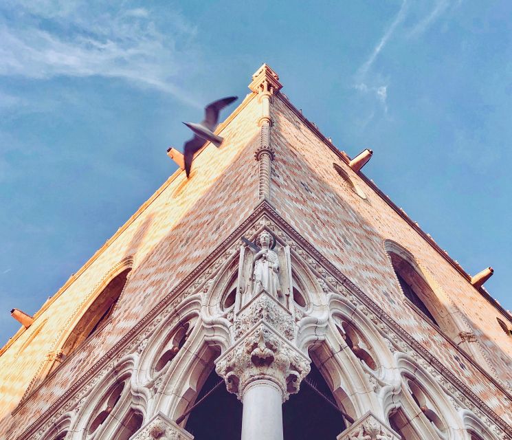 Venice: St Mark's Basilica, Doge's Palace, and Gondola Ride - Finding the Meeting Point and Getting In Fast