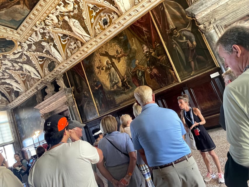 Venice: St. Mark's Basilica & Doge's Palace Tour with Ticket - Finding Your Guide at St. Mark’s Square (and What to Wear)