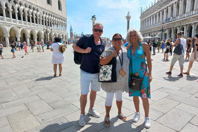 Venice: St.Mark's Basilica & Doge's Palace Tour with Tickets - Bridge of Sighs and the New Prisons: the darker side of Venice