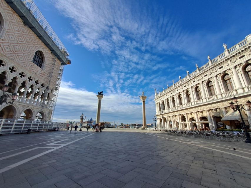 Venice: St. Mark’s Basilica Ticket with Host and Audioguide - Your audioguide setup: the smartphone is the key