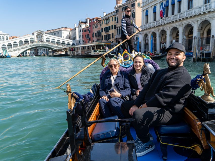 Venice: St. Mark's, Doges Palace, Rialto, and Gondola Tour - Pacing and group size: why you’ll feel “guided” all day