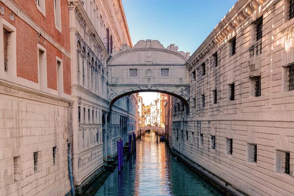 Venice: St. Mark's, Doges Palace, Rialto, and Gondola Tour - St Mark’s Square and the quick photo hits