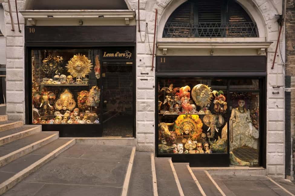 Venice: St. Mark's, Doges Palace, Rialto, and Gondola Tour - Meeting point and the smart way to start