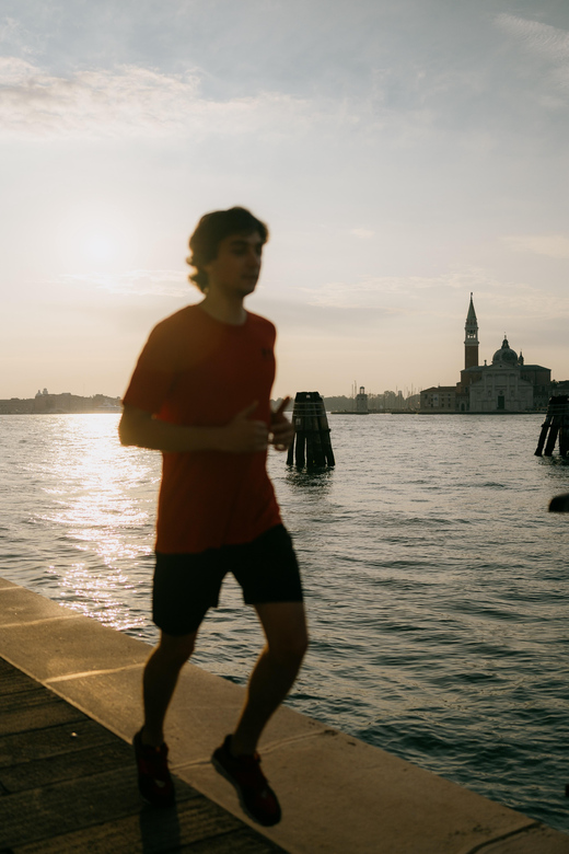 Venice Sunrise Running Experience - Photos on the move: turning 60 minutes into real Venice memories