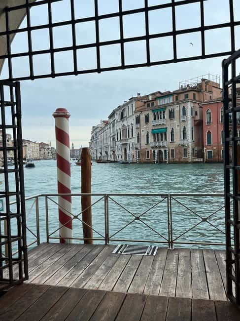 Venice: Sunrise Walking Tour with Espresso - Grand Canal photo stop: reflections you can’t fake later