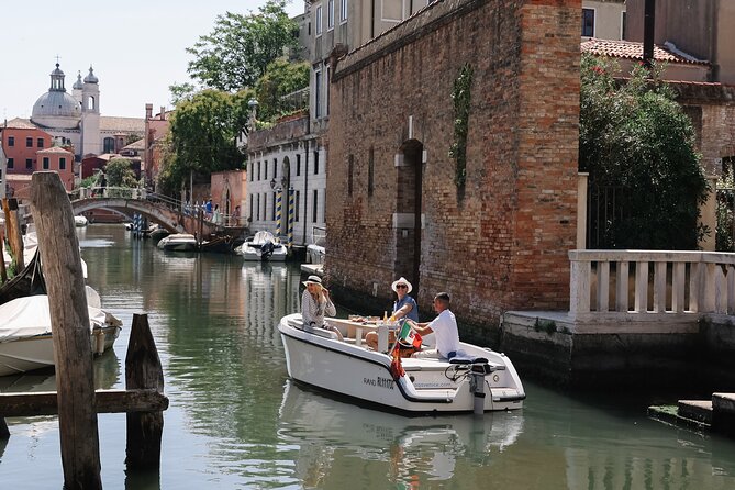 Venice: The Hidden Canals on an Electric Boat - Cruising the lesser-known canals: what the ride feels like