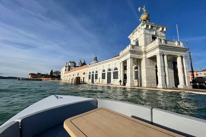 Venice: The Hidden Canals on an Electric Boat - Guides and storytelling: when it’s funny, when it’s quick