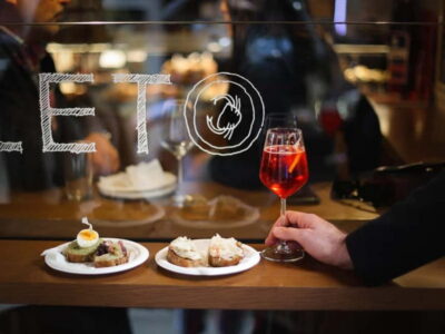 Venice: The Ultimate Food Tour with Wine & Spritz - The route and pacing: 3.5 hours, about 2 km of walking