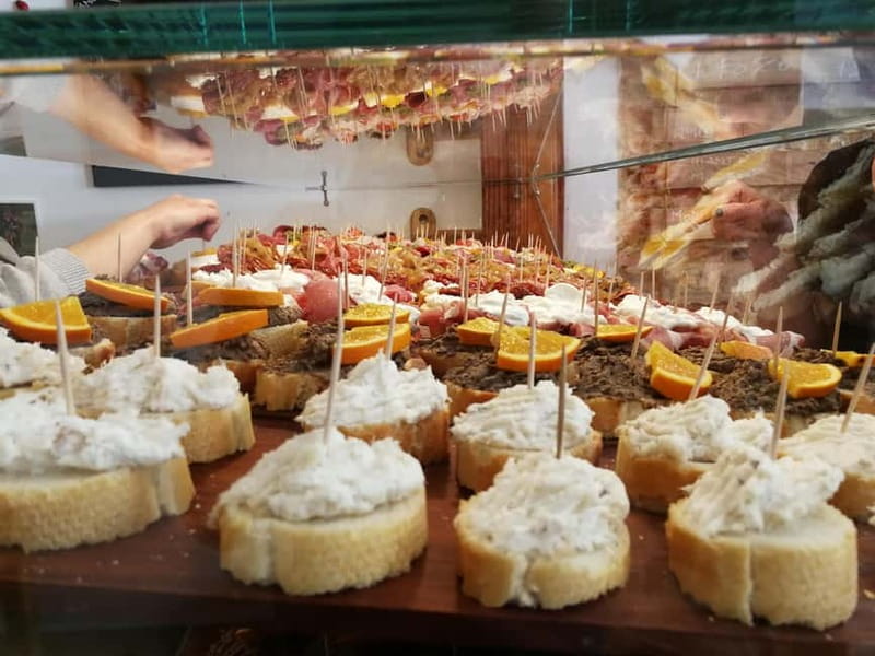 Venice: The Ultimate Food Tour with Wine & Spritz - Stop 1 vibe: set up for aperitivo, not a full meal
