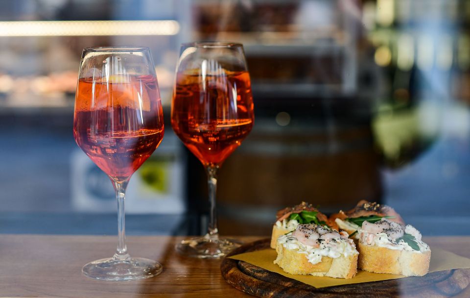 Venice: The Ultimate Food Tour with Wine & Spritz - Stop 3: wine and another street-food round