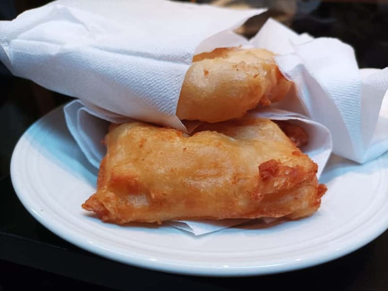 Venice: The Ultimate Food Tour with Wine & Spritz - Stop 4: a second cocktail stop paired with regional comfort food