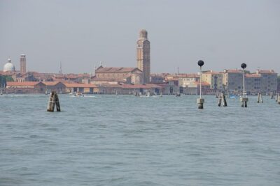 Venice Through a Local’s Eyes: Private Water Taxi & Walking Tour - How the Guide Adapts: Nadia, David, and Linda in Real Life