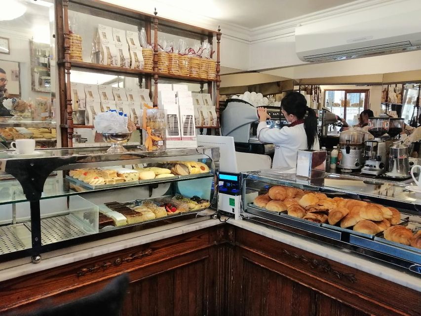 Venice: Traditional Cafés and Pastry Shops Walking Tour - Canal Grande Break: The Gondola Ferry That Changes the Pace