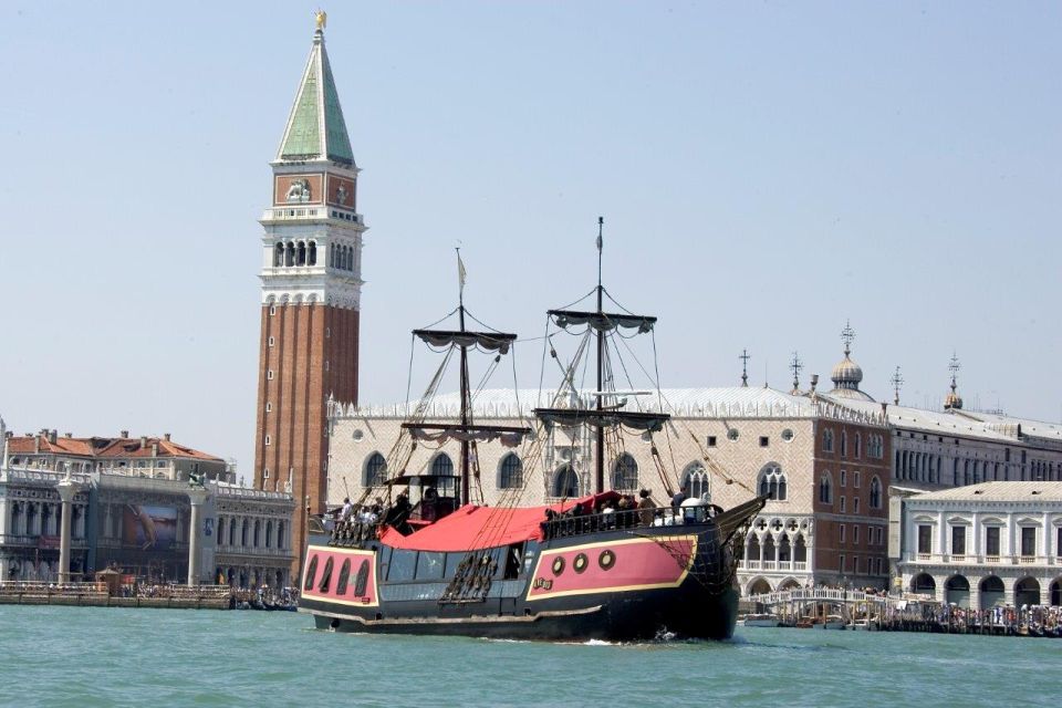 Venice: Venetian Lagoon Tour and Galleon Dinner - Dinner Service at Candlelight: How the Meal Fits the Cruise