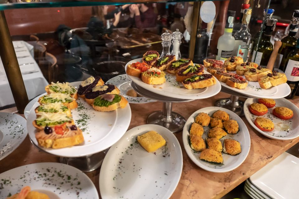 Venice: Venetian Style Carnival Pub Crawl - The Three Bacari Stops: What the Bar Hopping Actually Feels Like